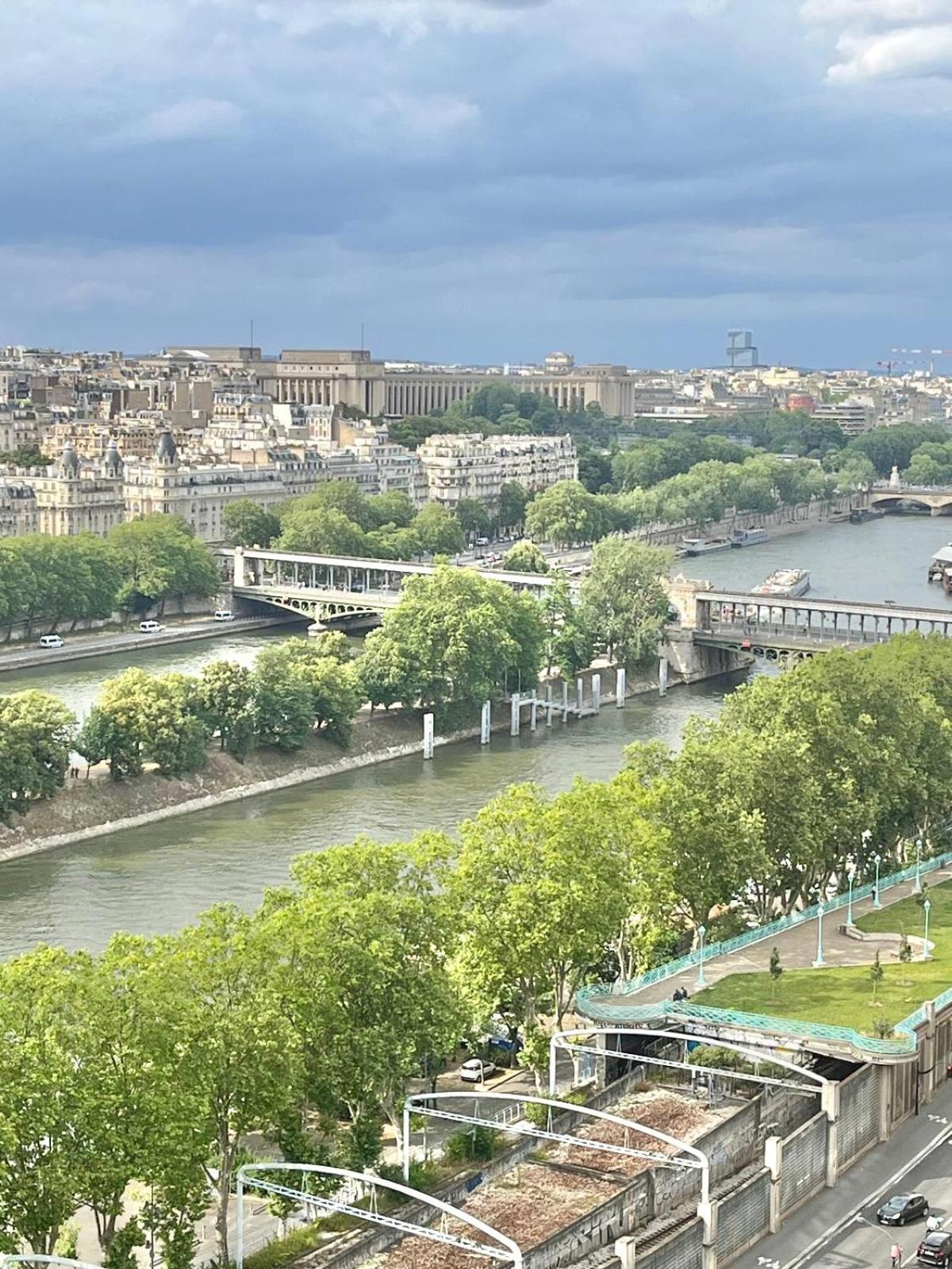 Unique Luxury Parisian Panorama High-rise By The Eiffel Tower *