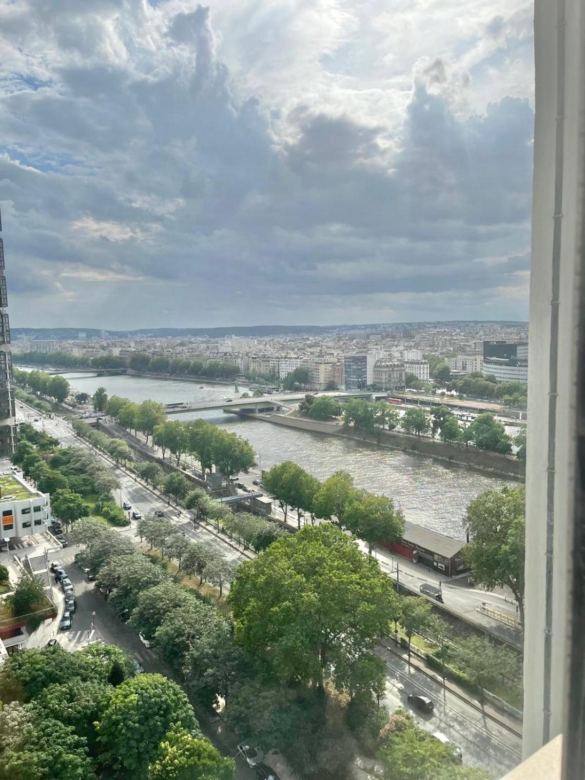 Unique Luxury Parisian Panorama High-rise By The Eiffel Tower Parijs